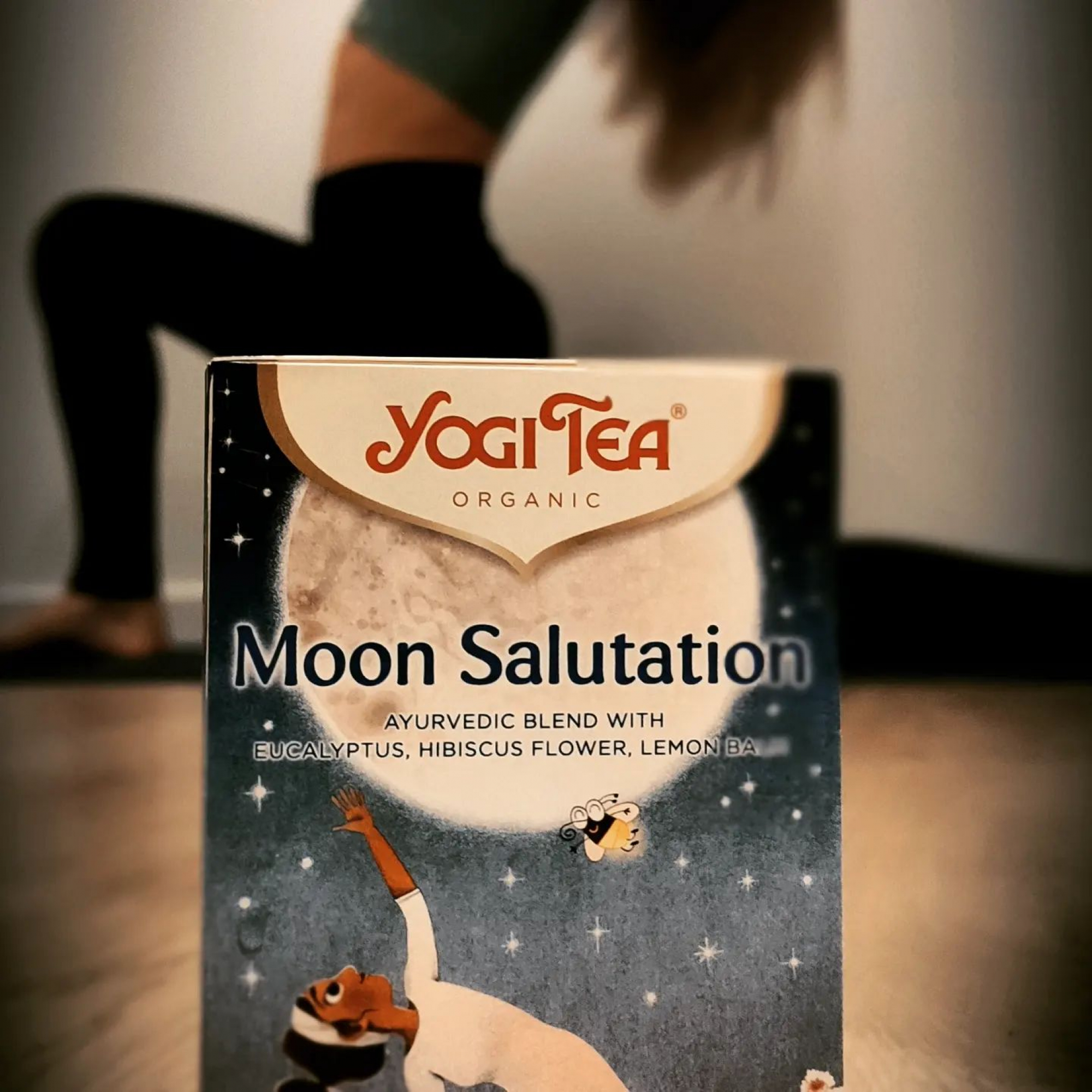 Practicando el Saludo a la Luna 🌜 tomamos su energía, calmamos cuerpo y mente y reconectamos con nuestra parte femenina. Es la inspiración de este nuevo Yogi Tea de edición limitada, con melisa y eucalipto. Oooommm 🧘‍♀️

#sitgesverd
#sitges
#sitgesvida
#yogitea